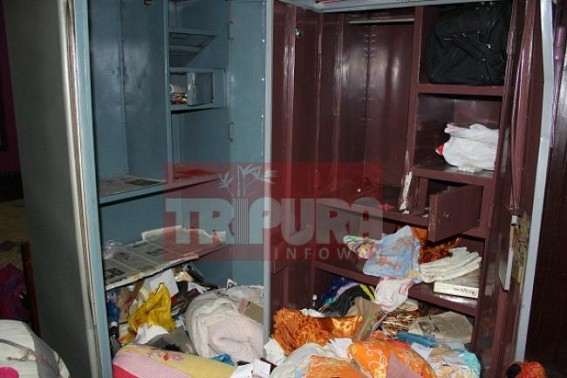 House looted at Ramnagar 